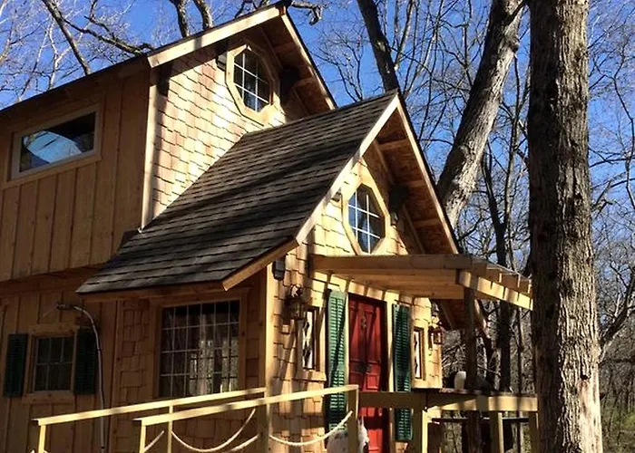 Holiday home Tree House For Six With Panoramic Forest Views In Nauvoo, Illinois